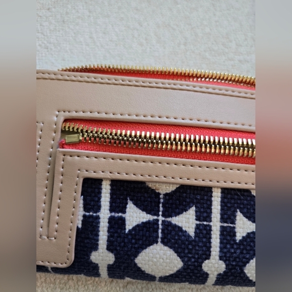 Spartina 449, Hilton Head Yacht Club Wallet, Navy/Cream/Coral - Picture 4 of 9